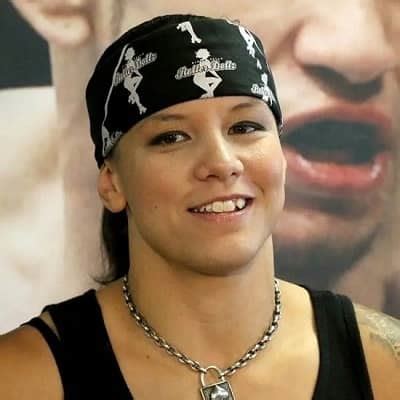 Shayna Baszler: Age, Height, Relationship Status & Other Things。